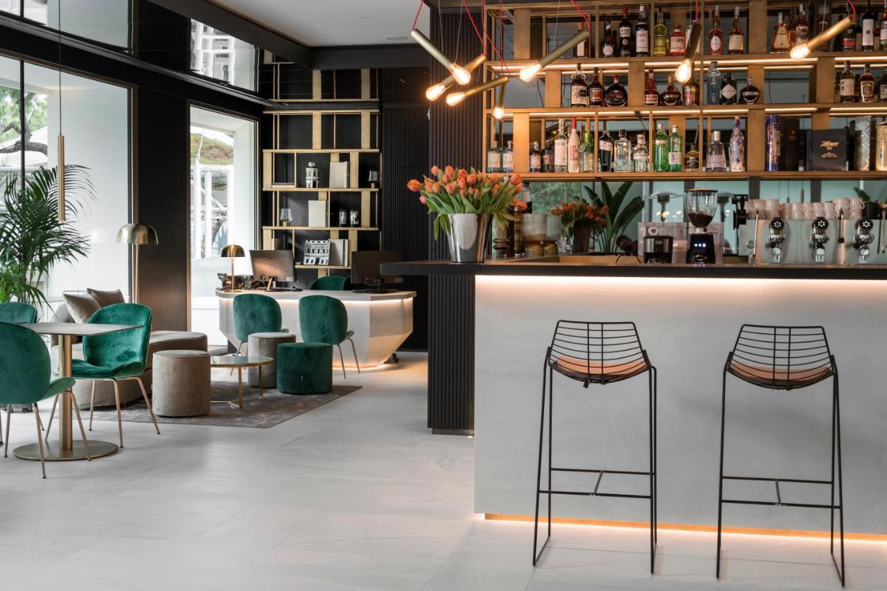 We Me Suite Hotel Riccione Zewnętrze zdjęcie